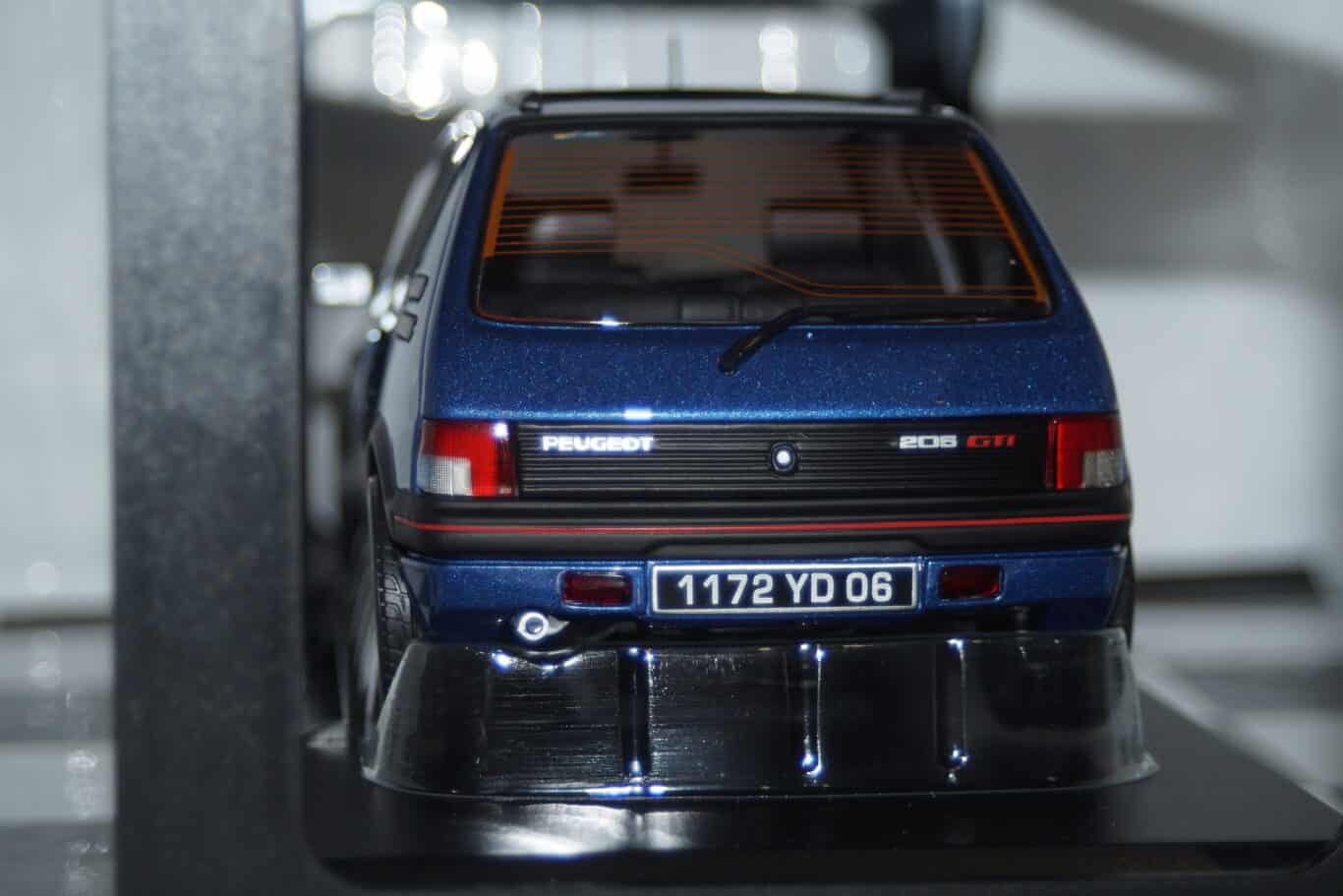Norev vauxhall opel astra mk3 gsi 1992 red 1:18 scale 183672