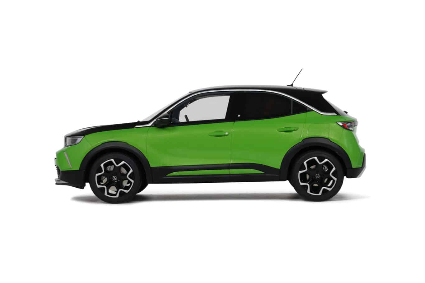 Otto opel mokka e gs line 2021 green 1:18 ot435