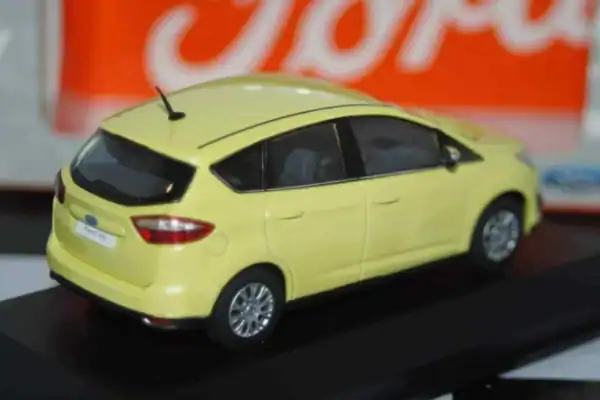 Minichamps ford c-max green / yellow 5 door dealer boxed