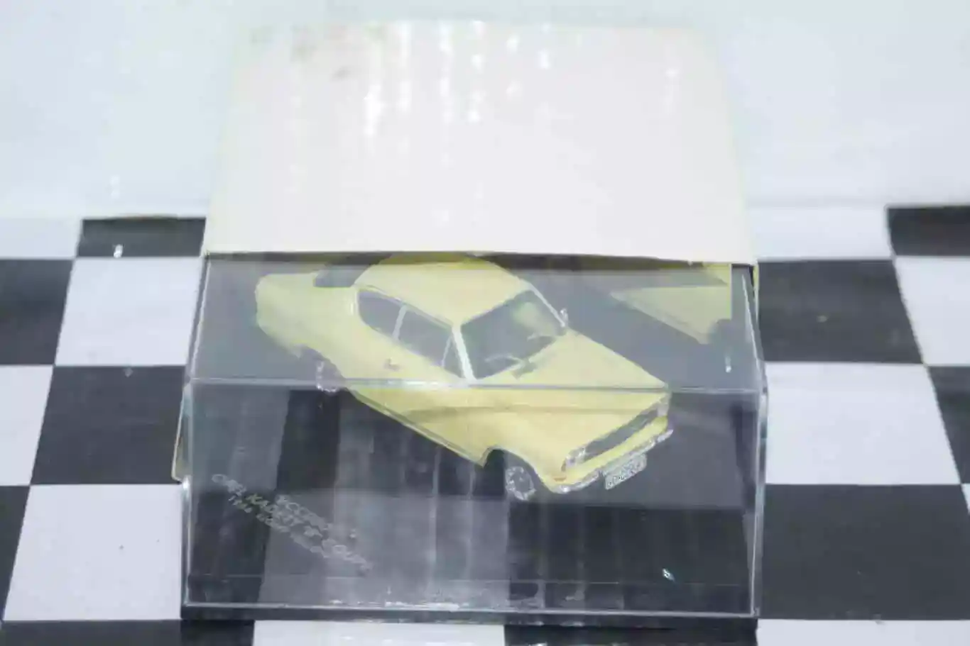 Vitesse / skid opel kadett b coupe 1966 yellow 1:43 vcc080