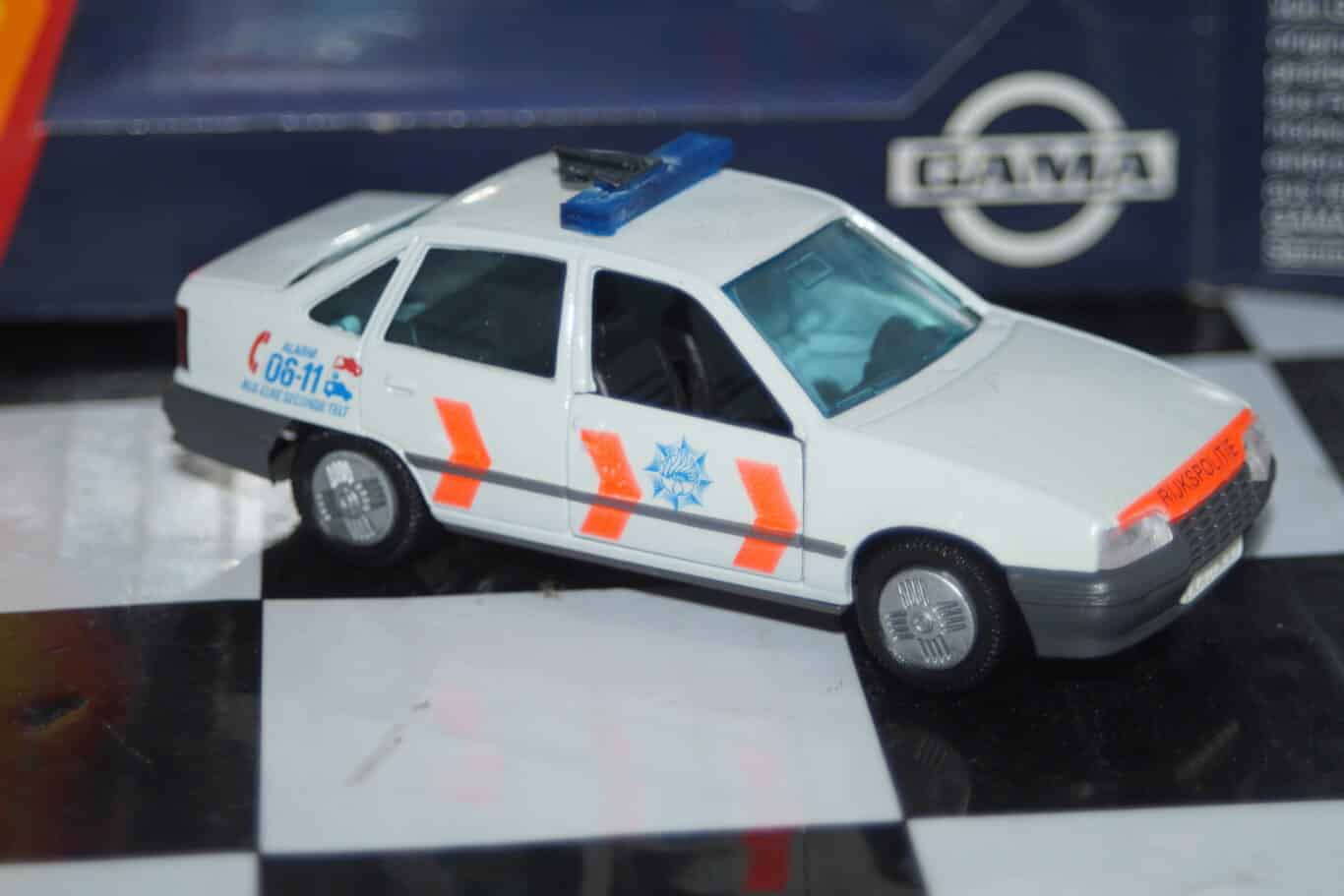 Gama opel vauxhall kadett belmont als elke seconde telt 81198000 in 1:43 scale