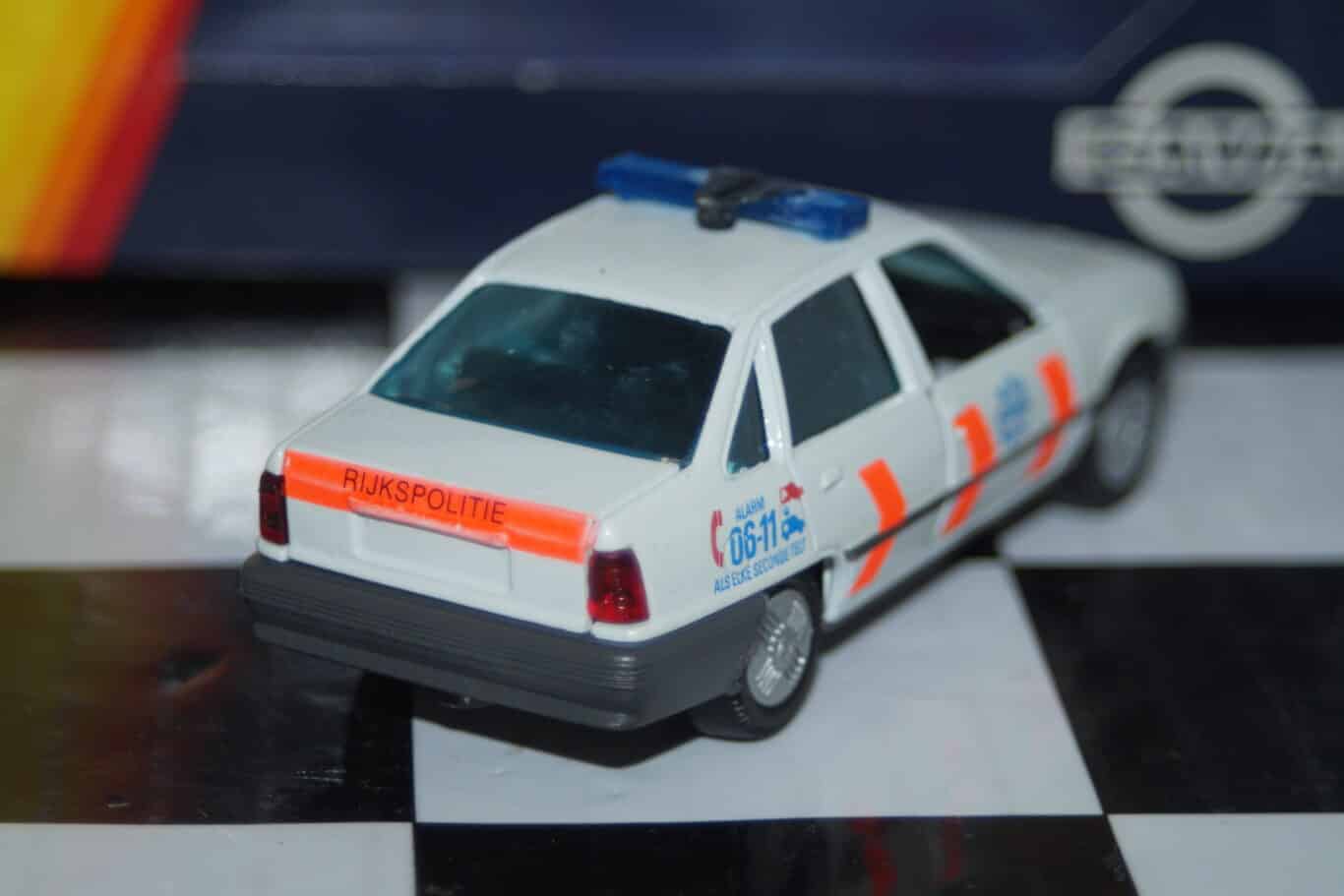 Gama opel vauxhall kadett belmont als elke seconde telt 81198000 in 1:43 scale