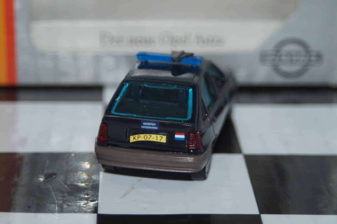 Gama opel vauxhall astra netherlands police in 1:43 scale