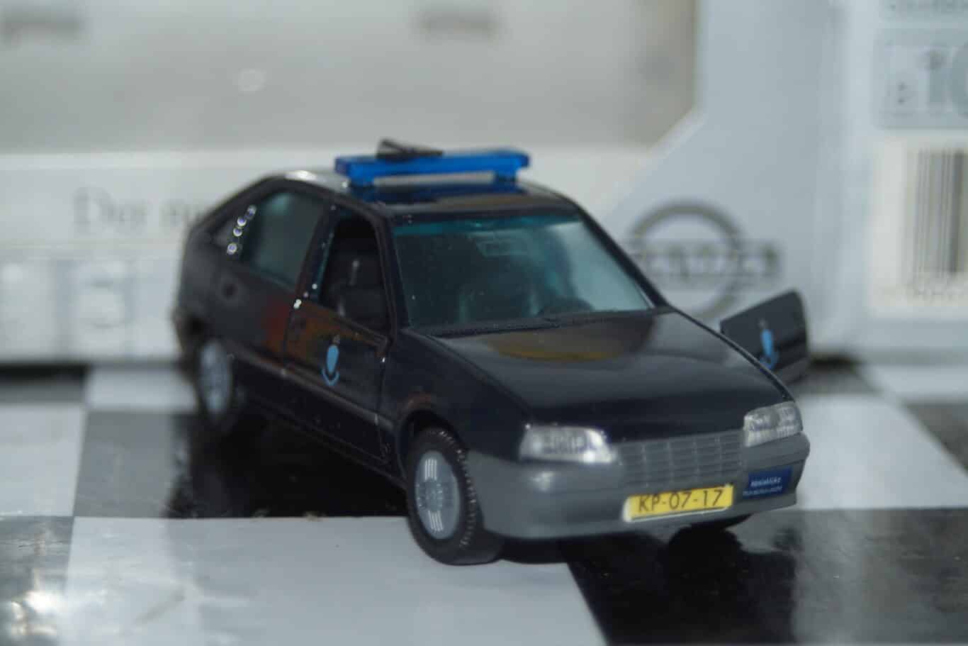 Gama opel vauxhall astra netherlands police in 1:43 scale