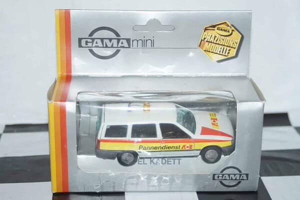 Gama opel vauxhall ascona cavalier polizei 81170000 in 1:43 scale