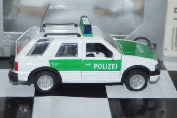 Gama opel vauxhall frontera grey 5 door ref 1004 in 1:43 scale