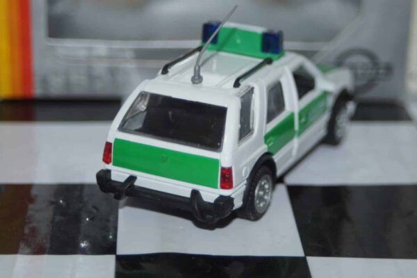 Gama opel vauxhall frontera grey 5 door ref 1004 in 1:43 scale