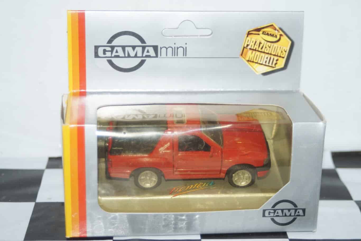 Gama opel vauxhall frontera 3 door red 81003000 in 1:43 scale