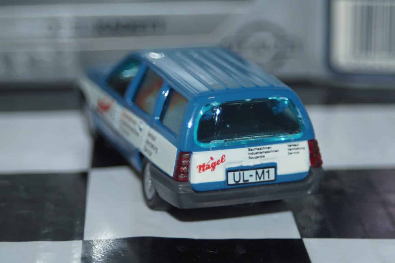 Gama opel vauxhall astra kadett mk2  nagel 81124000 in 1:43 scale