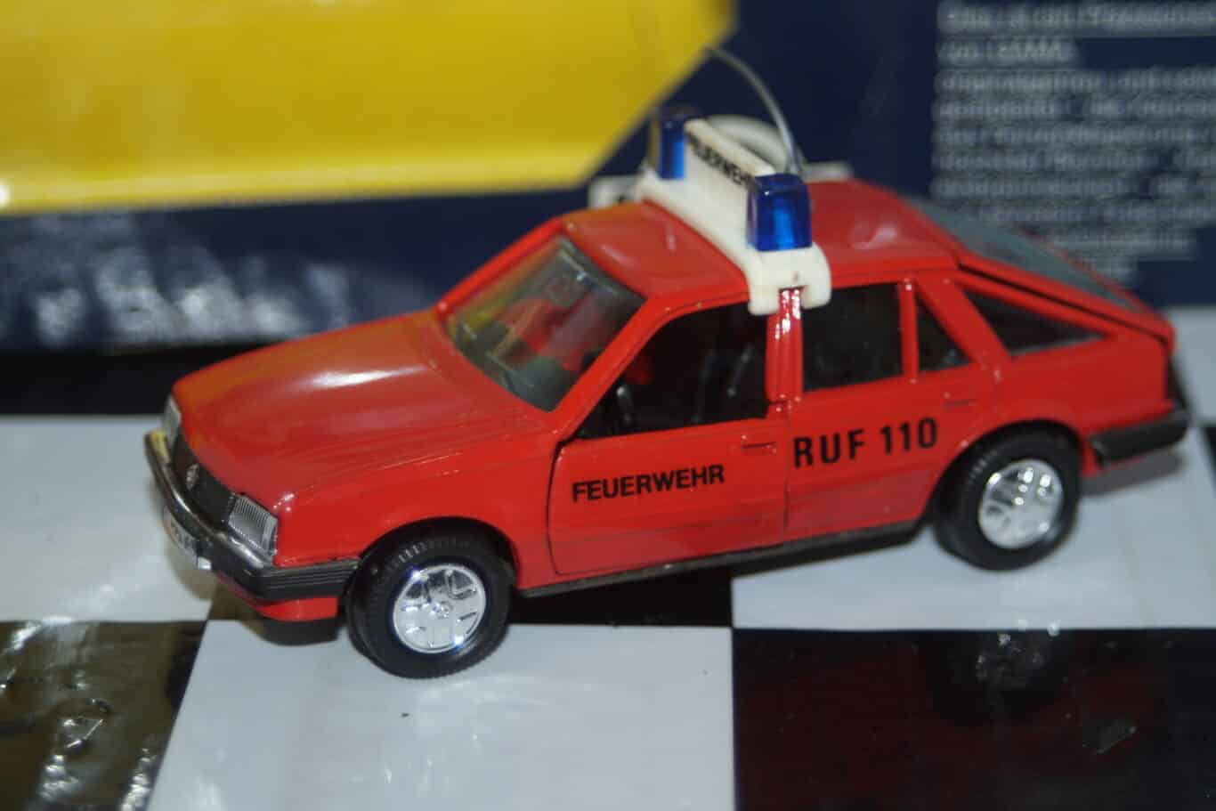 Gama opel ascona vauxhall cavalier feuerwehr 1140 in 1:43 scale