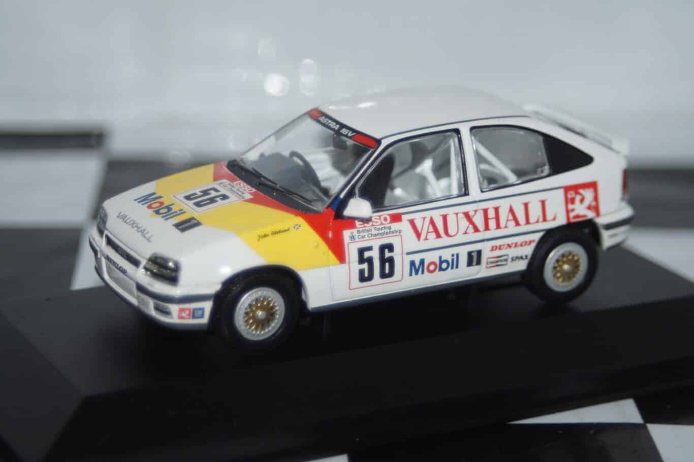 Vanguards vauxhall astra gte 16v carmine red va13208 1:43