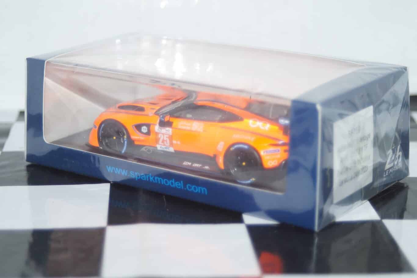 Spark aston martin dbr9 a.m.r bms #100 lm2007 ref s1211 (signed) in 1:43