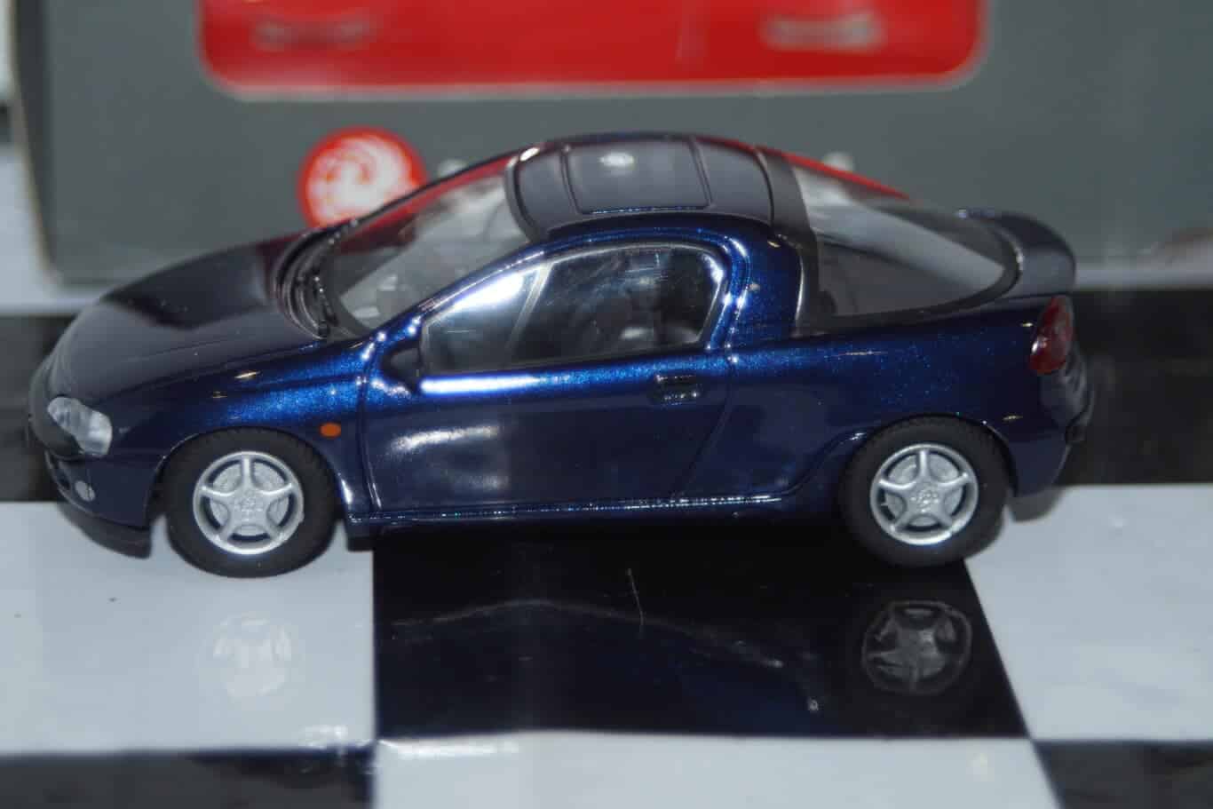 Schuco vauxhall tigra blue 2 door dealer box @ 1:43 scale