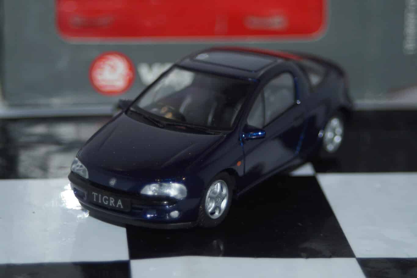 Schuco vauxhall tigra blue 2 door dealer box @ 1:43 scale