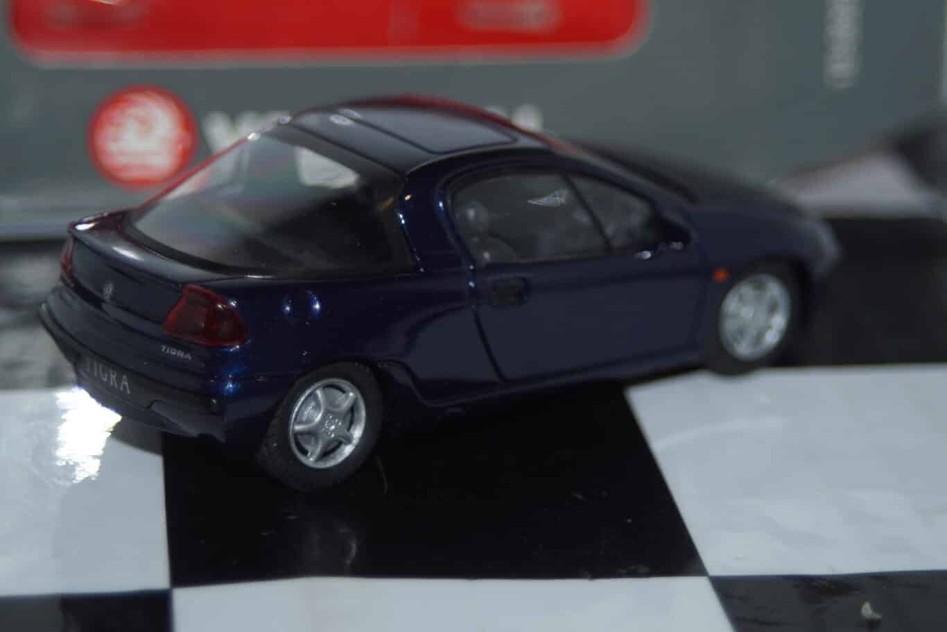 Schuco vauxhall tigra blue 2 door dealer box @ 1:43 scale