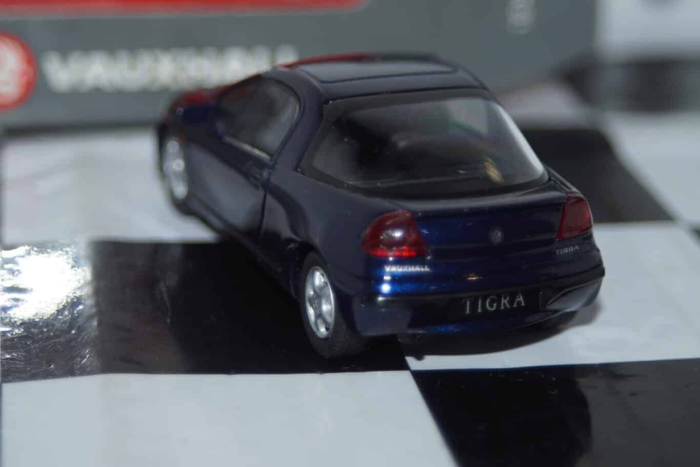 Schuco vauxhall tigra blue 2 door dealer box @ 1:43 scale