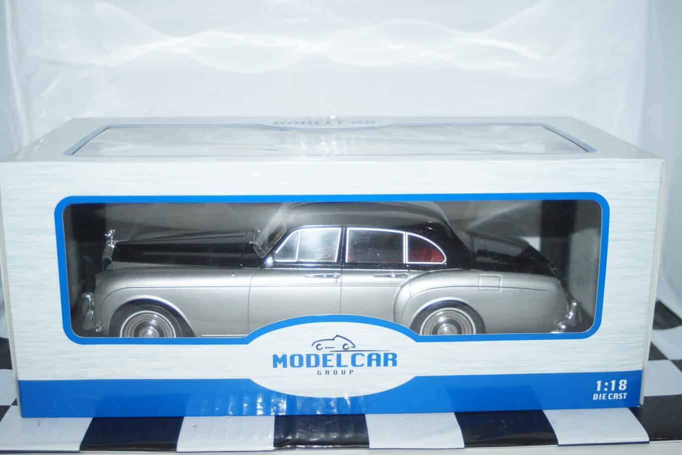 Model car group rolls royce silver cloud 3 flying spur mcg18128