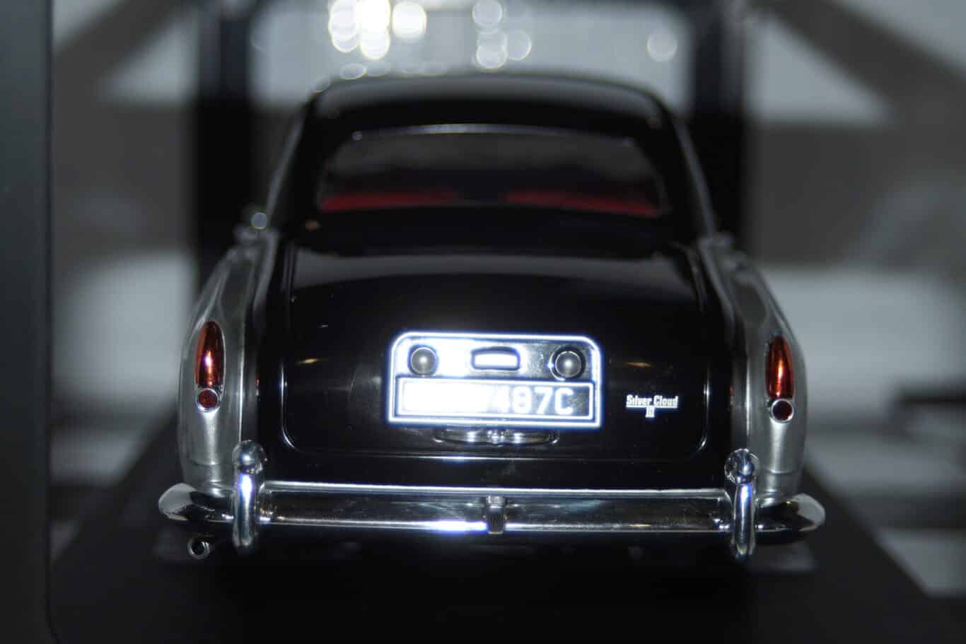 Model car group rolls royce silver cloud 3 flying spur mcg18128