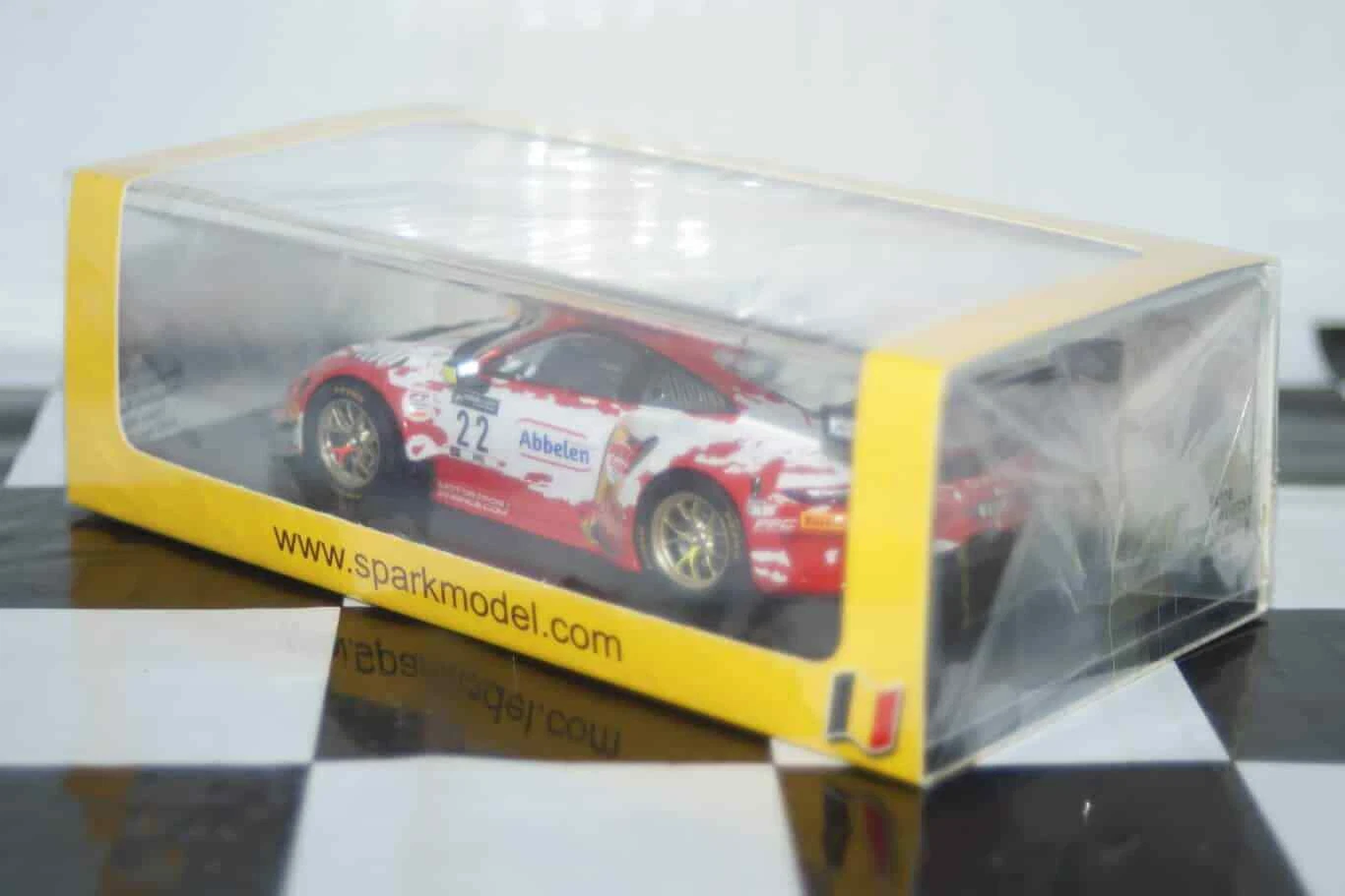 Spark porsche 911 gt3 r frikadelli racing team 8th 24h spa 2020 #22 1:43 resin sb376