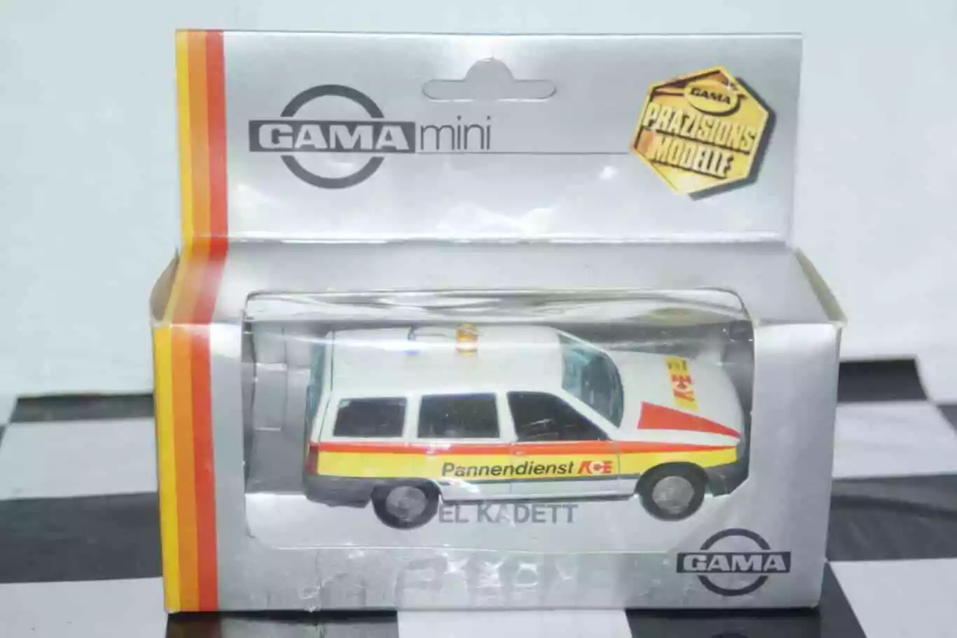 Gama opel vauxhall astra estate ace 81114000 in 1:43 scale