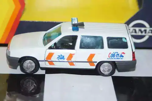 Gama opel vauxhall astra kadett mk2 81199000 in 1:43 scale