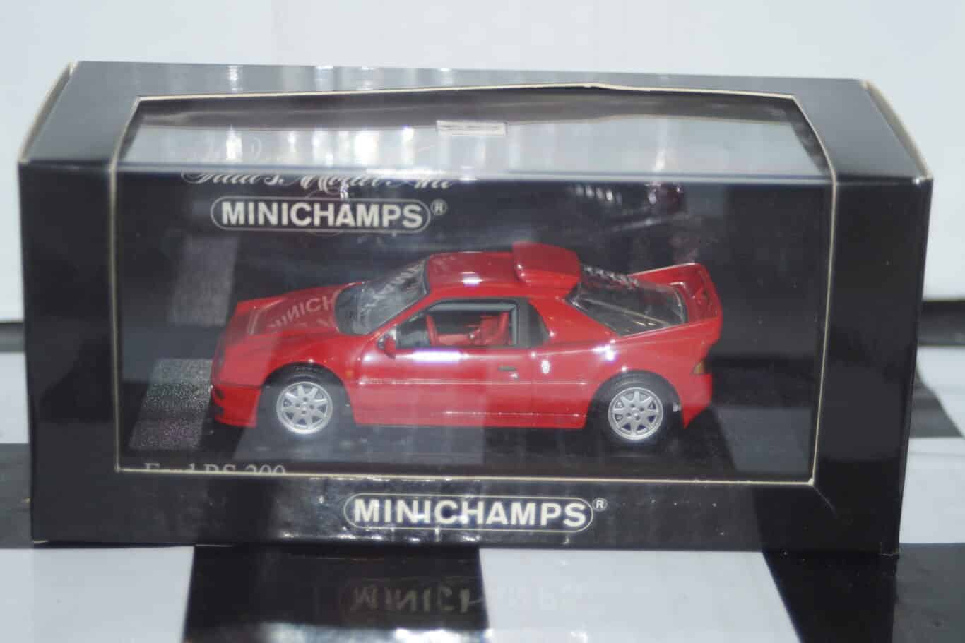 Minichamps ford rs 200 1986 in red 1/43rd 430 080201