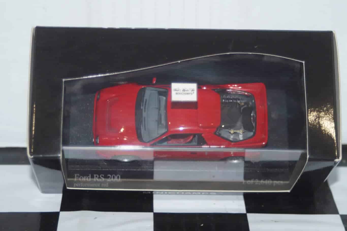 Minichamps ford rs 200 1986 in red 1/43rd 430 080201