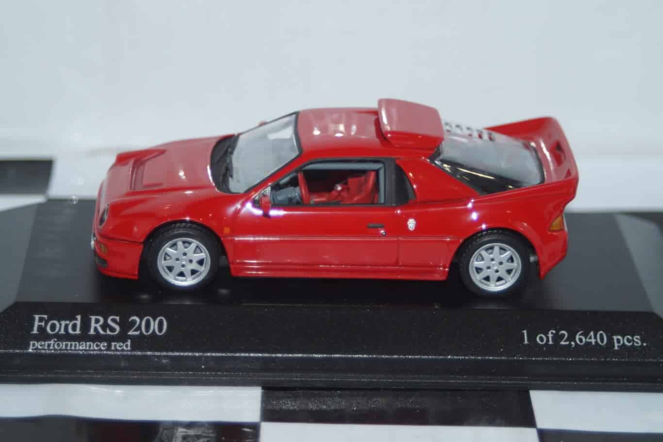 Minichamps ford rs 200 1986 in red 1/43rd 430 080201
