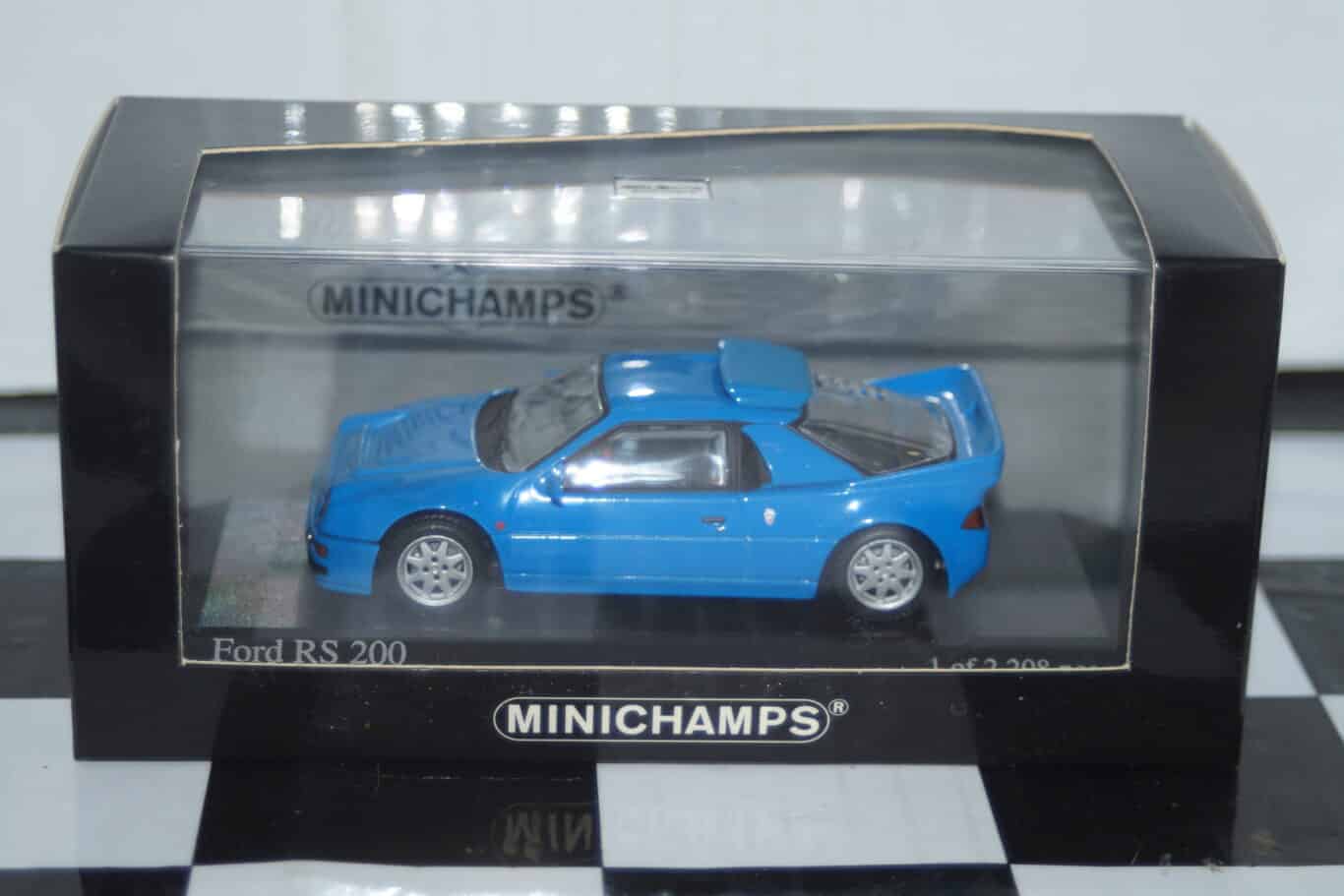 Minichamps ford rs 200  1986 in blue 1/43rd 430 080202