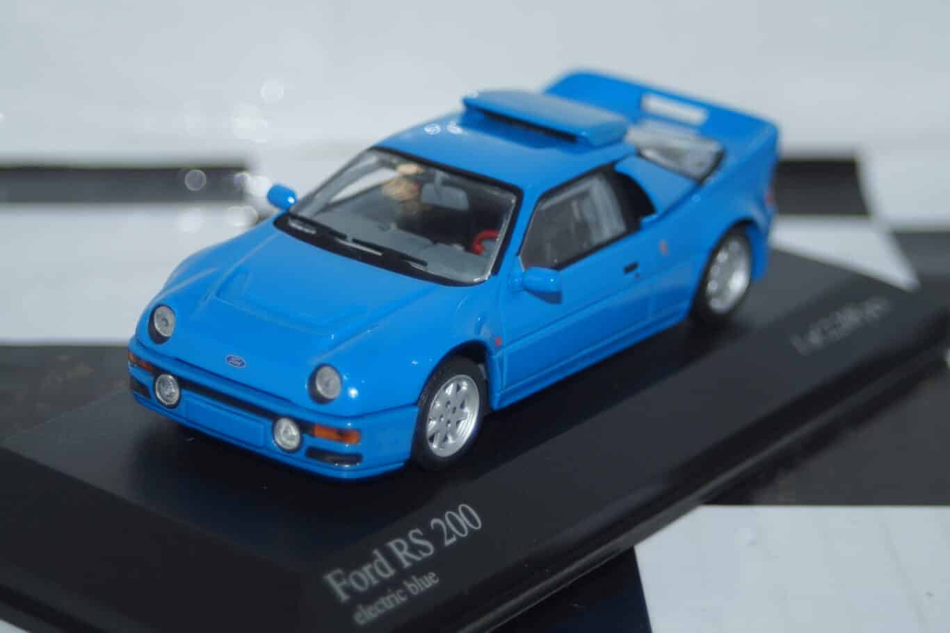 Minichamps ford rs 200  1986 in blue 1/43rd 430 080202