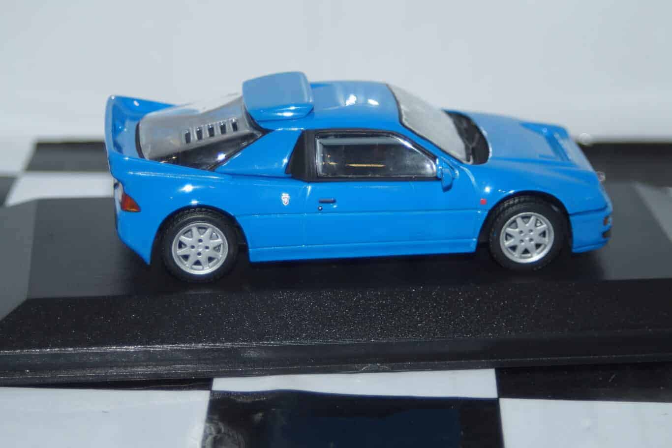 Minichamps ford rs 200  1986 in blue 1/43rd 430 080202