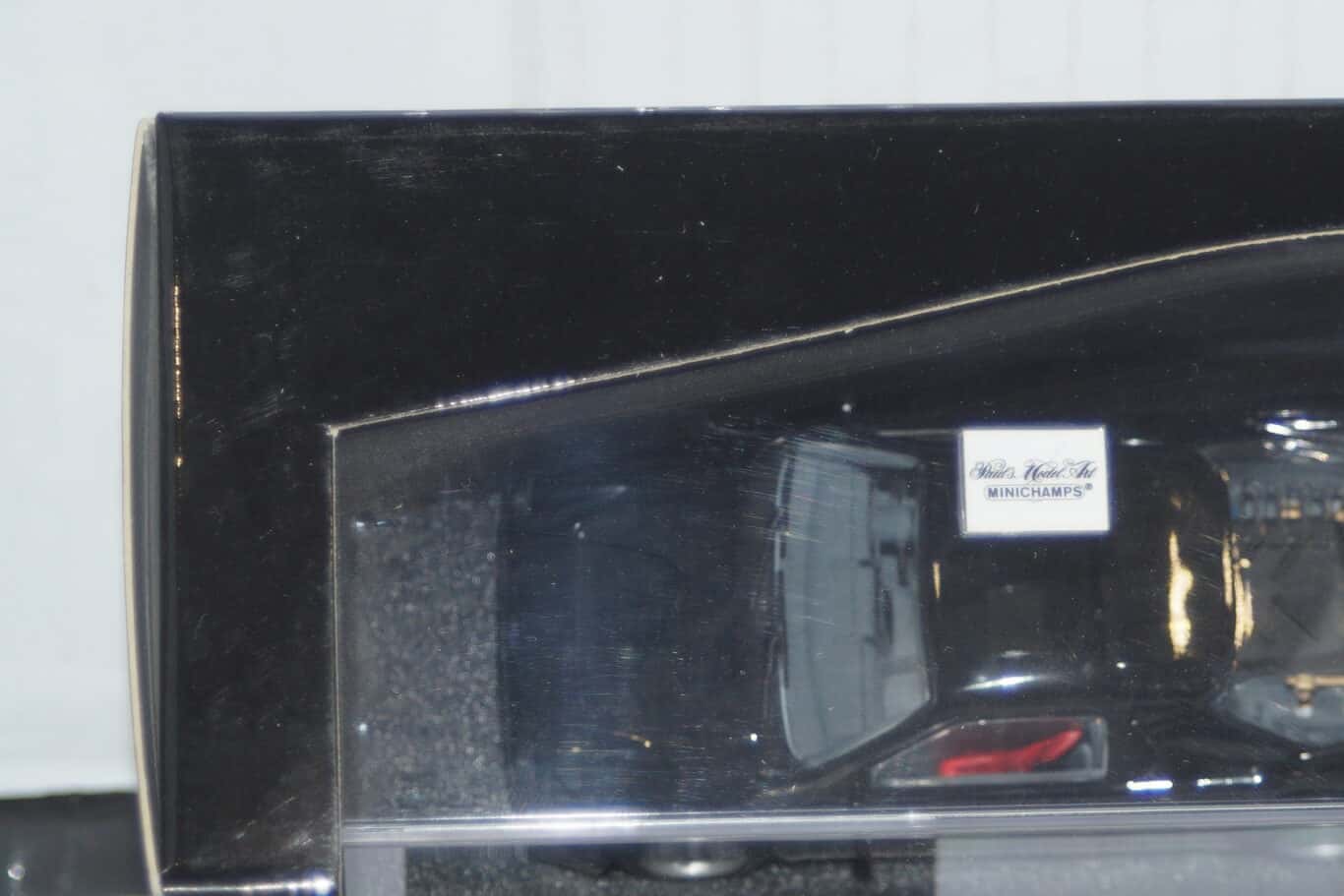 Minichamps ford thunderbird in black 2002 1/43rd 400 082131