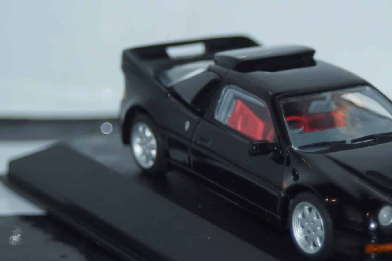 Minichamps ford thunderbird in black 2002 1/43rd 400 082131