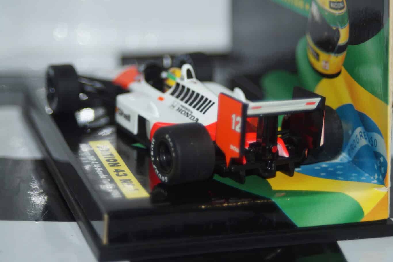 Minichamps mclaren mp 4/4 honda turbo 1988 ayrton senna collection in 1:43