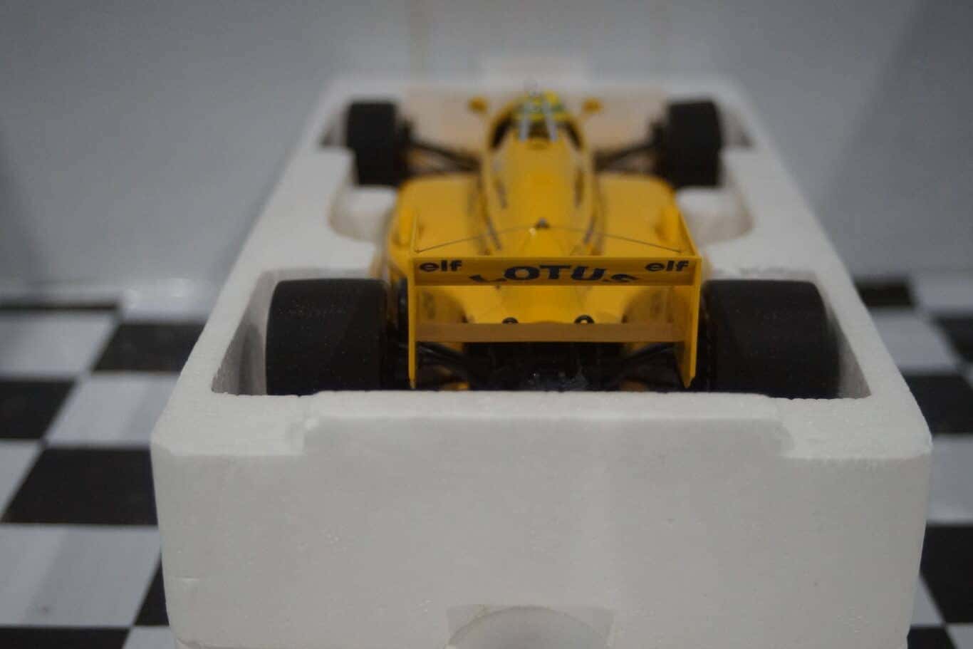 Minichamps lotus honda 99t #12 1987 ayrton senna collection in 1:18