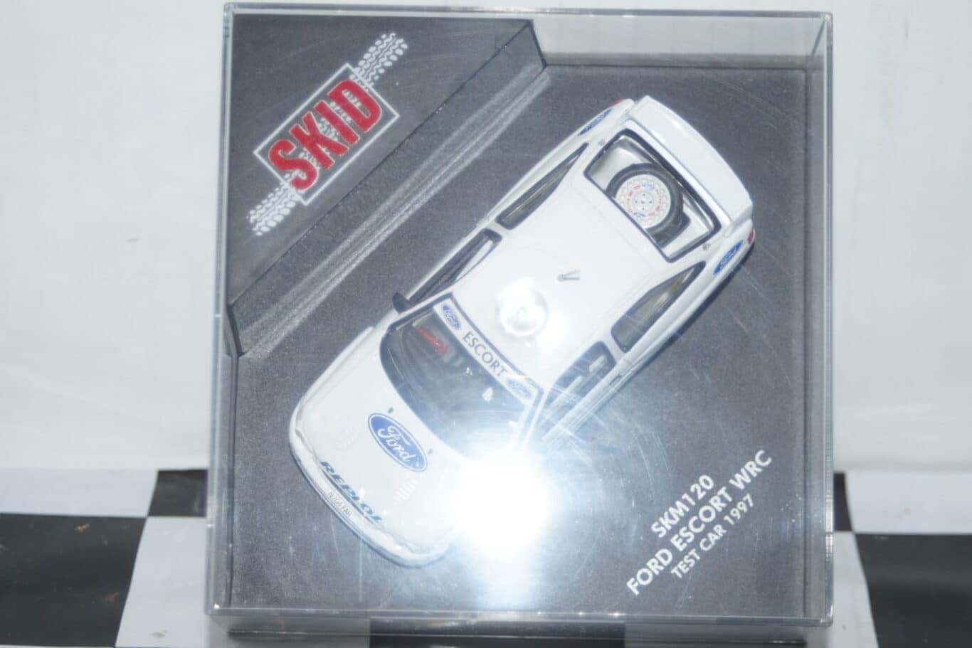 Vitesse / skid ford escort wrc test car 1997 1:43 skm120