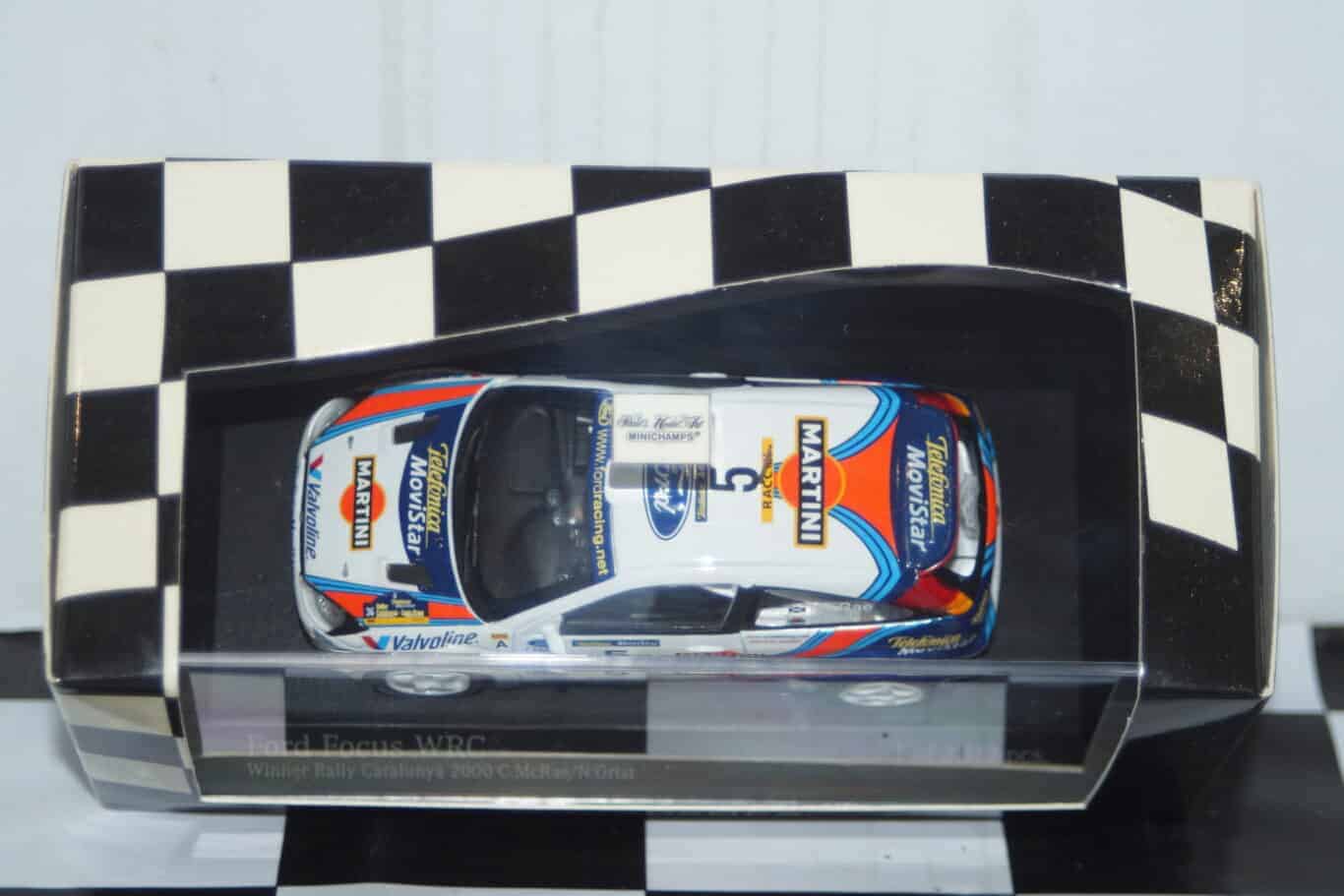 Minichamps ford focus rs wrc winner catalunya 2000 rally #5 430 008905