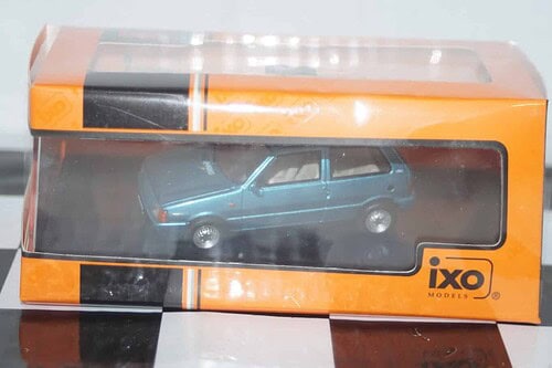 Ixo fiat uno 1993 metallic blue  clc524n  1/43rd