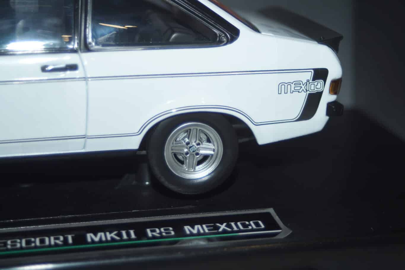 Sunstar ford escort mk2 rs mexico signal green 1976 4635r 1:18