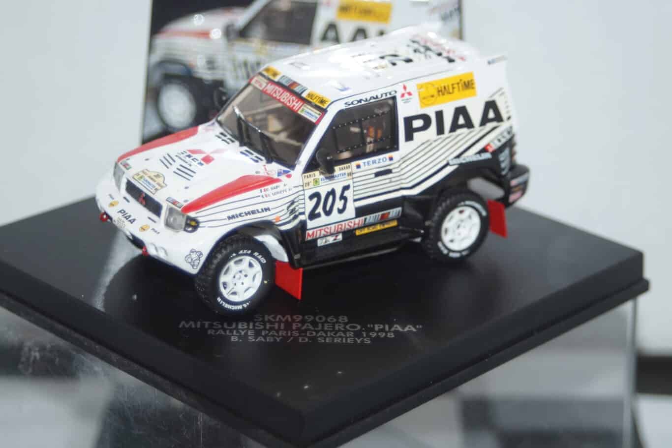 Vitesse skid mitsubishi pajero 'piaa' rally paris dakar #205 1998 b.saby skm99068
