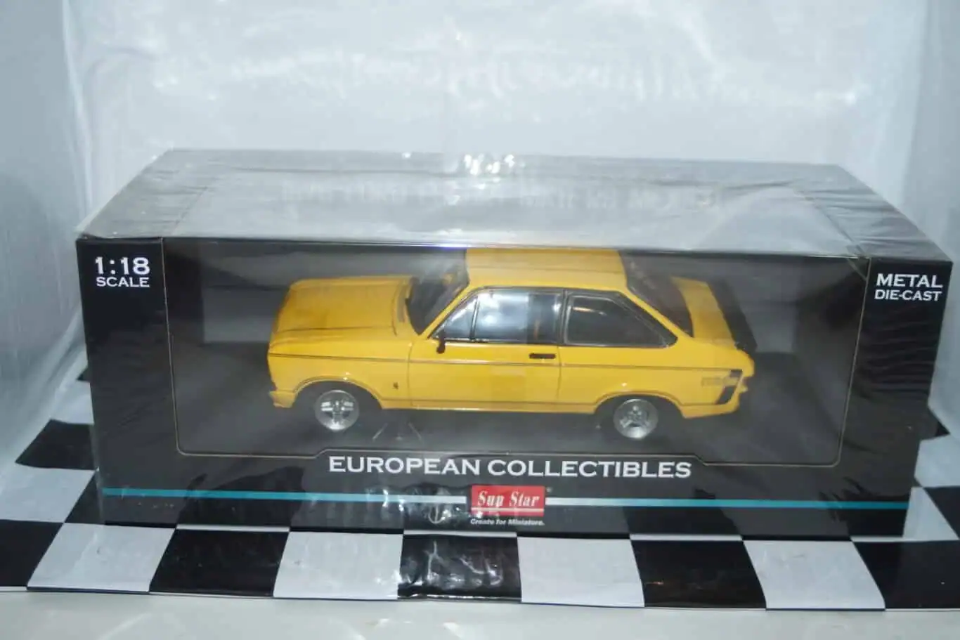 Sunstar ford escort mk2 rs mexico signal yellow 4632r  1:18 scale