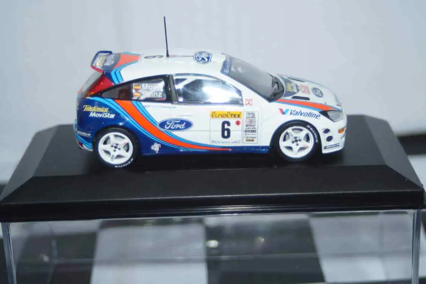 Minichamps ford focus wrc 2000 rally monte carlo #6 430 008906