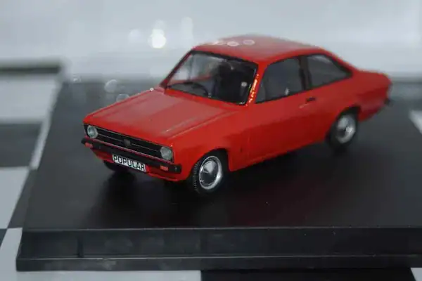 Trofeu ford escort mk2 1100 popular sunset red 1:43rd 1001r