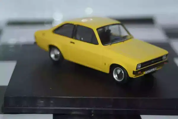 Trofeu ford escort mk2 1100 popular daytona yellow 1:43rd 1001y
