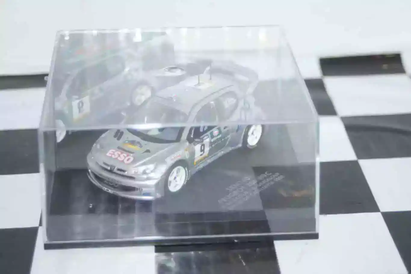 Vitesse skid peugeot 206 wrc catalunya rally f.delacour #9 2000 skm140