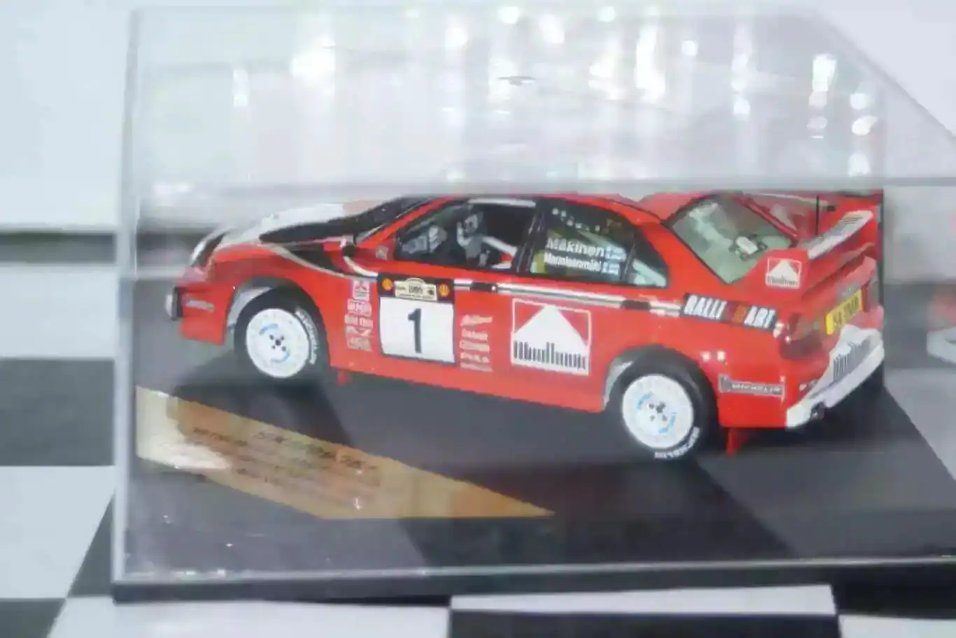 Vitesse skid mitsubishi lancer evo vi safari kenya rally #1 1999 makinen skm99051