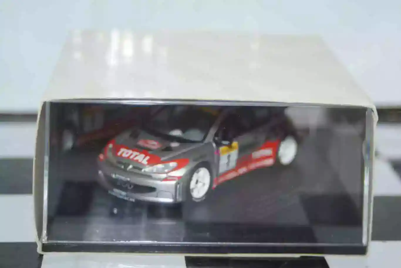 Vitesse skid peugeot 206 wrc monte carlo rally #1 2001 m.gronholm skm185