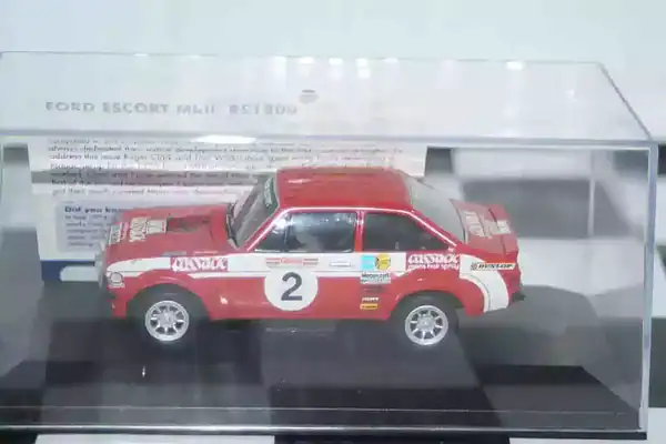 Vanguards ford escort mk2 rs1800 manx rally winner  va12604 1:43 - no sleeve