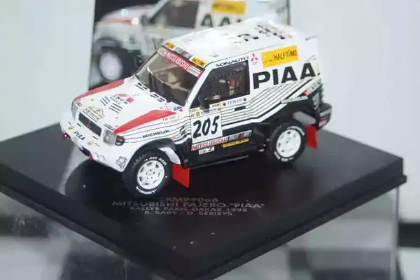 Vitesse skid mitsubishi pajero 'piaa' rally paris dakar #205 1998 b.saby skm99068