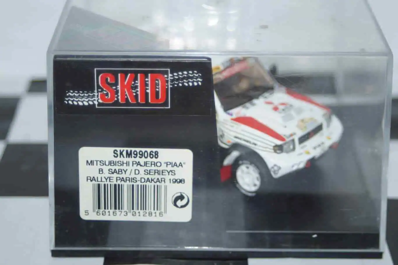 Vitesse skid mitsubishi pajero 'piaa' rally paris dakar #205 1998 b.saby skm99068